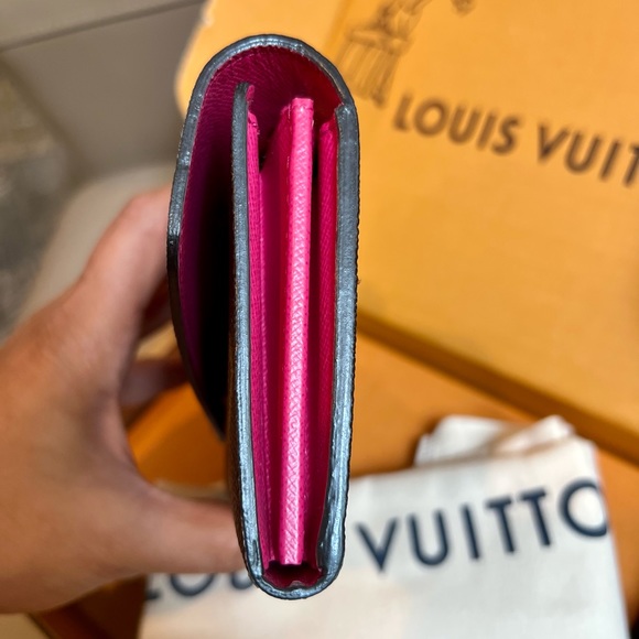 Louis vuitton limited edition Monogram love Lock full size Sarah Wallet - Picture 8 of 11